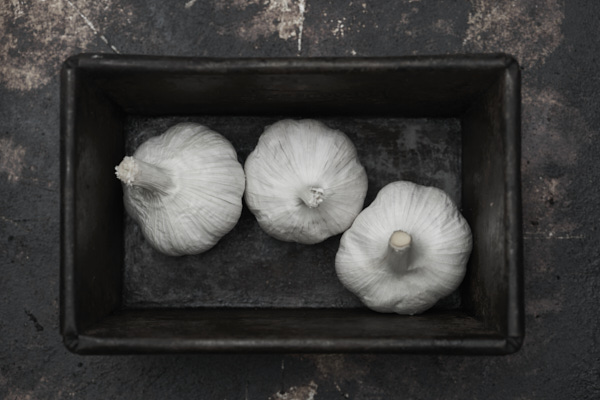 Image of garlic in loaf tin